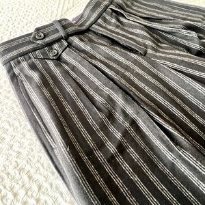 Ralph Lauren Purple Label 100% Wool Pinstripe wide leg pant. Size 4.
